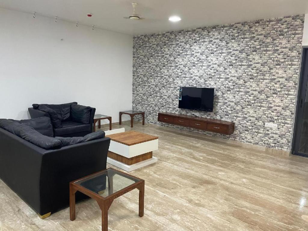 Отель Royal Nest Premium Пуна Экстерьер фото