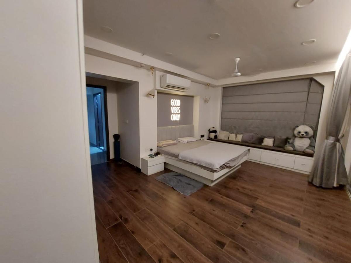 Отель Royal Nest Premium Пуна Экстерьер фото