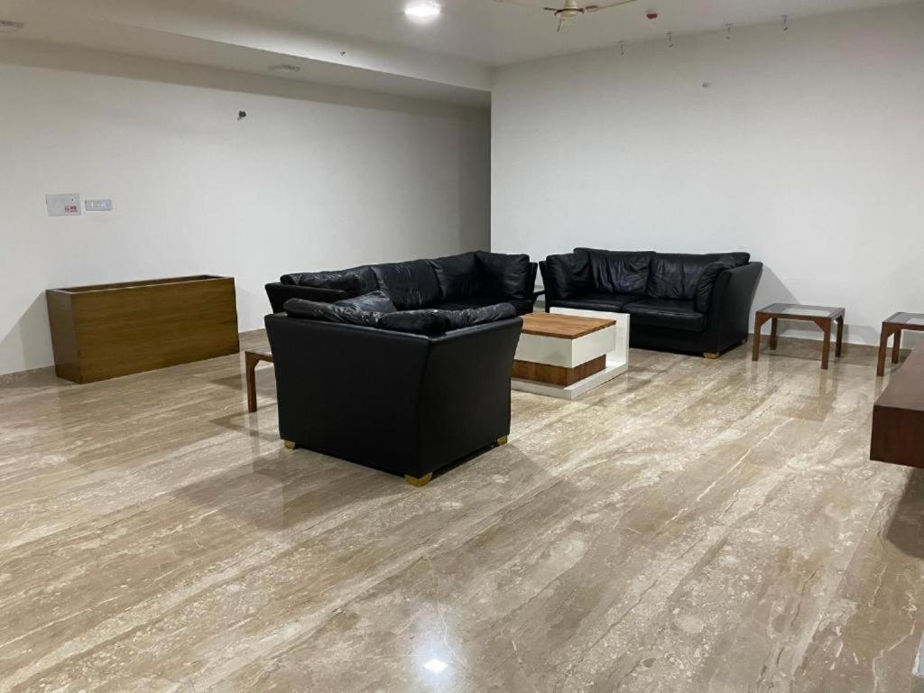 Отель Royal Nest Premium Пуна Экстерьер фото